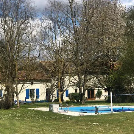 Le Figuier - 4 Bedroom Ferienhaus Limalonges